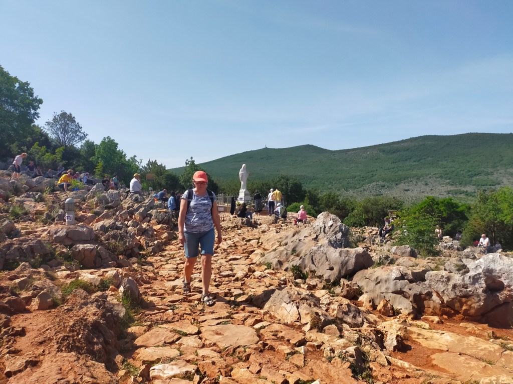 droga nie jest uciążliwa ale ostatnie 30min. trzeba patrzeć pod nogi 