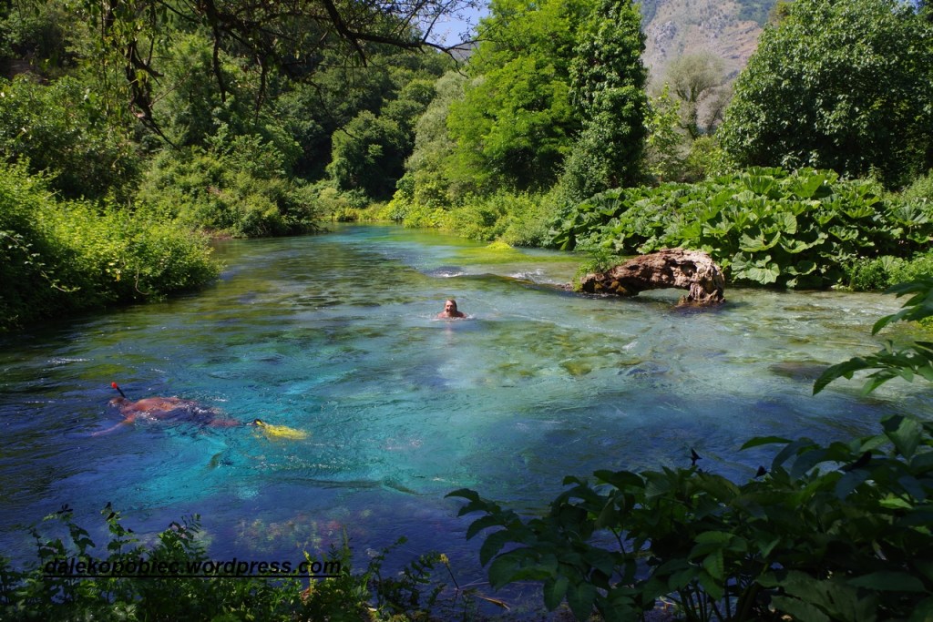 Woda w upalny dzień wydaje się naprawdę lodowata